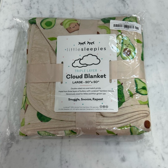 Little Sleepies large cloud blanket in avocado toast - Picture 1 of 3
